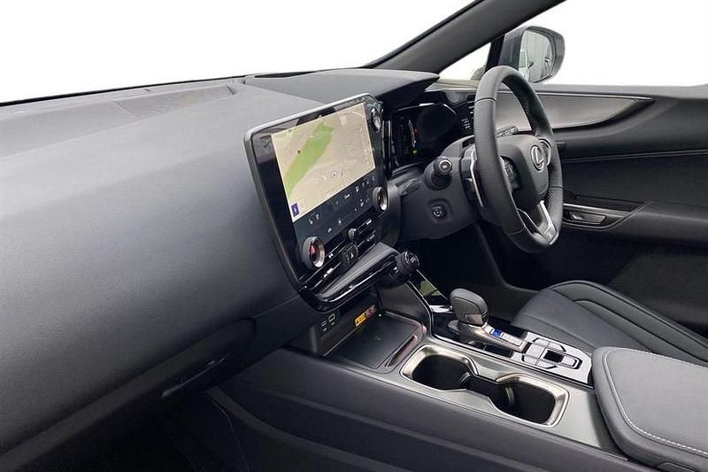 Usado Lexus NX450h+ Sport Line 292 CV (214 kW) 2026 Blanco SUV