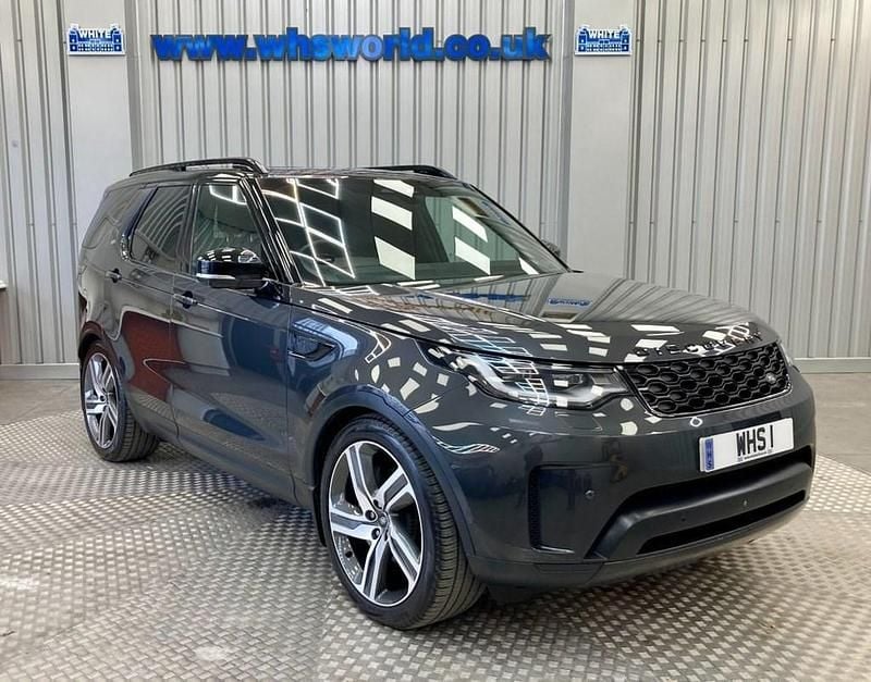 Grey Used 2022 Land Rover Discovery 5 SE SUV | £37,995 (Super price) - Image 1/4