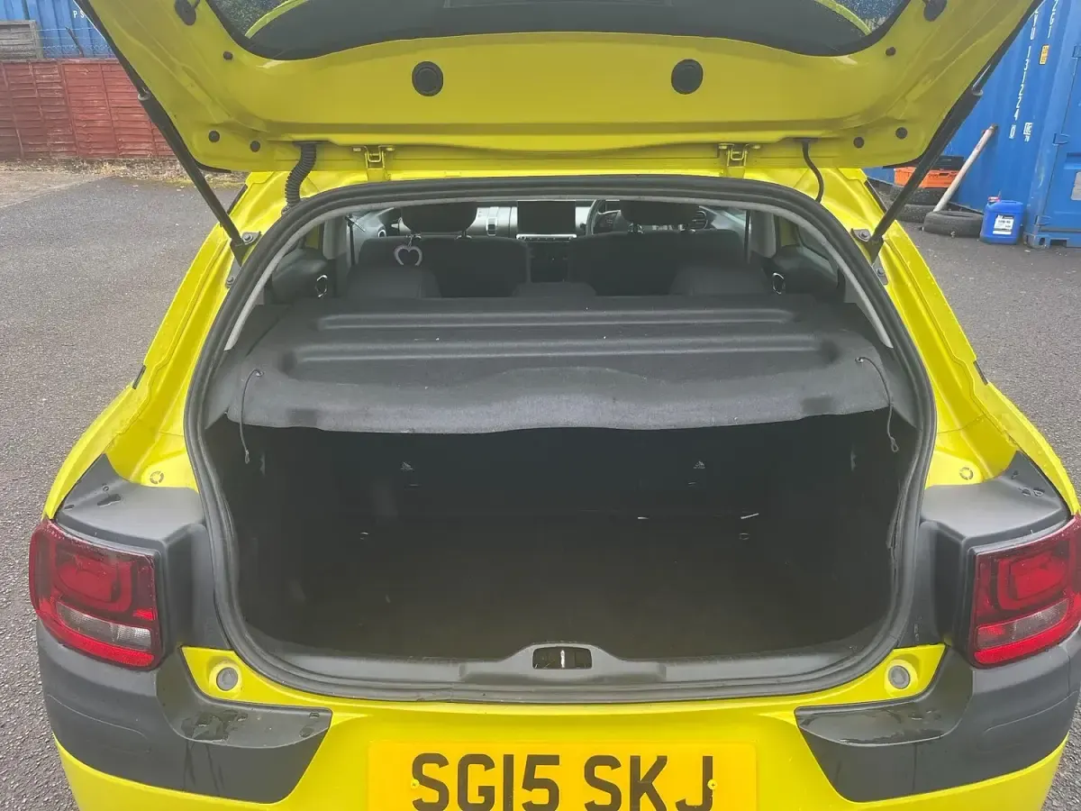 Used Citroën C4 Cactus Flair 2015 Yellow Hatchback