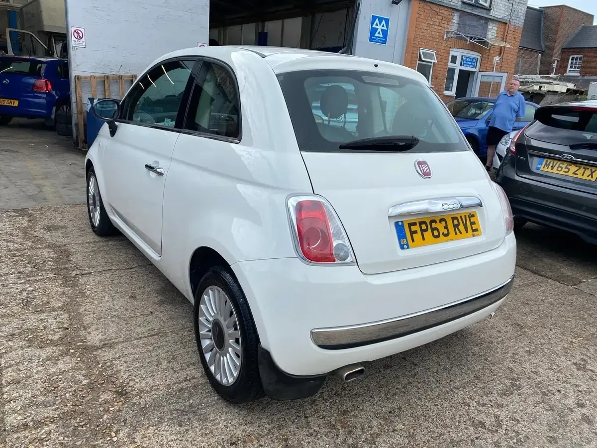 Used Fiat 500 Lounge 69 HP (50 kW) 2014 White Hatchback