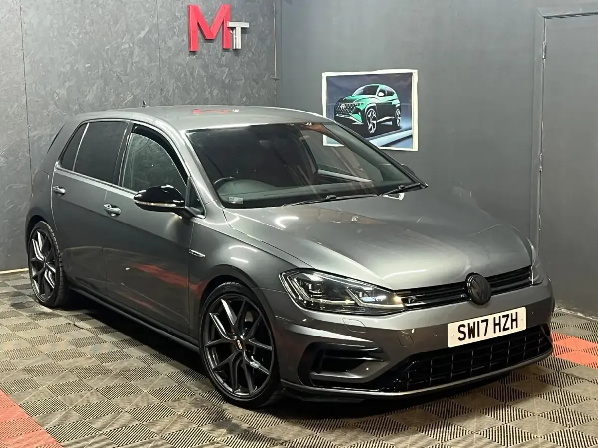 Begagnad VW Golf VII R 310 HK (228 kW) 2017 Grå Halvkombi