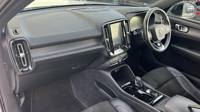 Used Volvo XC40 188 HP (138 kW) 2018 Silver SUV