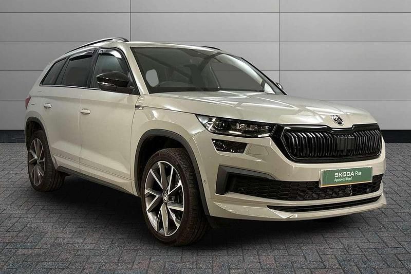 Meteor grey Used 2024 Skoda Kodiaq SportLine SUV | £36,750 (Fair price) - Image 1/4