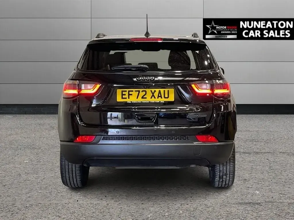 Usado Jeep Compass Night Eagle 130 CV (95 kW) 2023 Negro SUV