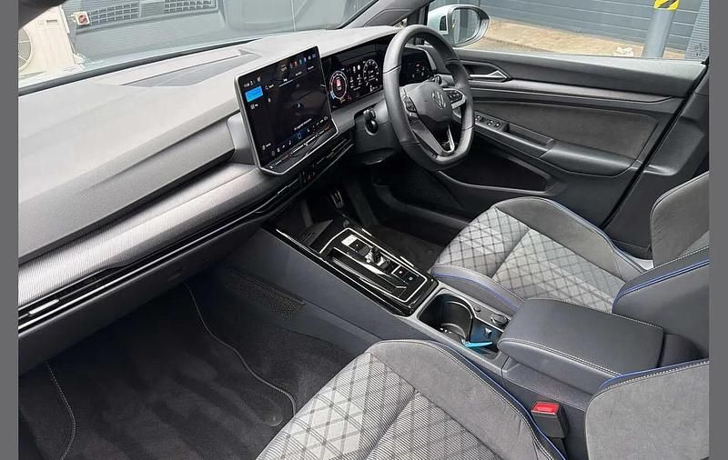 Used VW Golf VIII R-line 147 HP (108 kW) 2025 Silver Hatchback