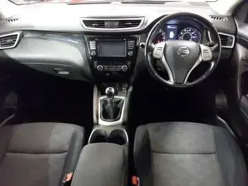Used Nissan Qashqai N-Connecta 115 HP (84 kW) 2017 Red SUV