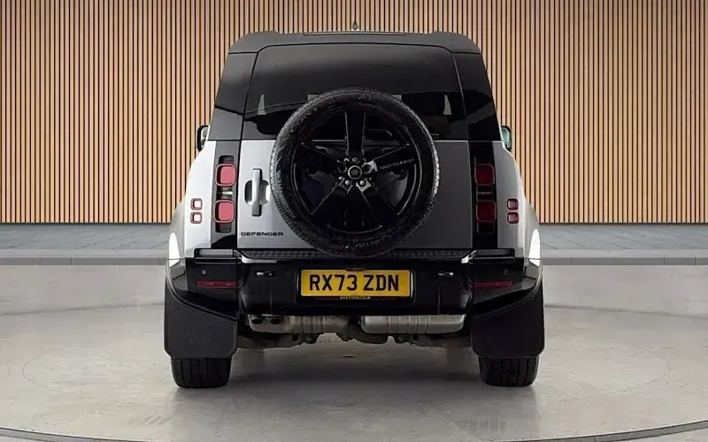 Used Land Rover Defender HSE Dynamic 249 HP (183 kW) 2025 SUV