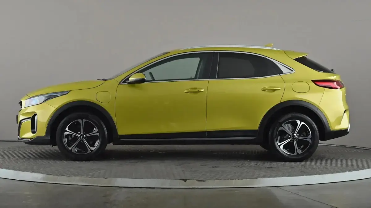 Used Kia XCeed 139 HP (102 kW) 2023 Yellow SUV