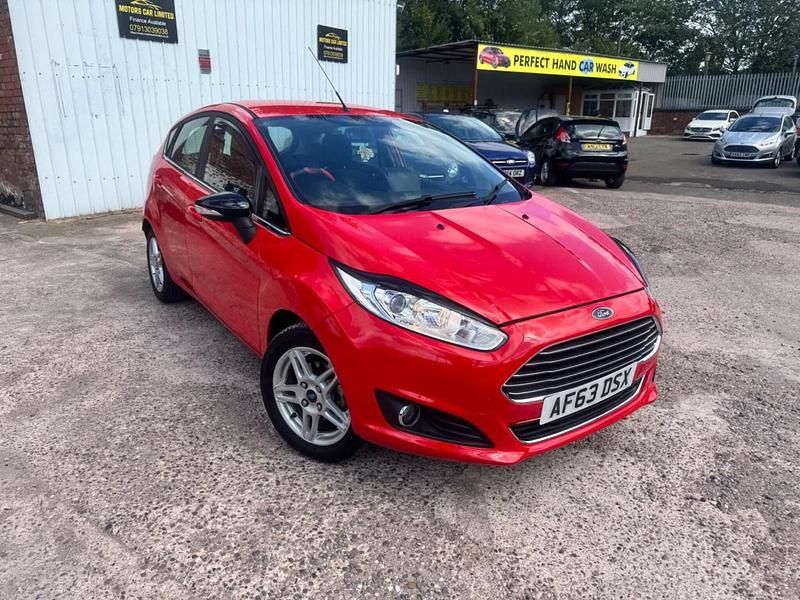 Red Used 2013 Ford Fiesta Zetec Hatchback | £4,199 (Super price) - Image 1/4