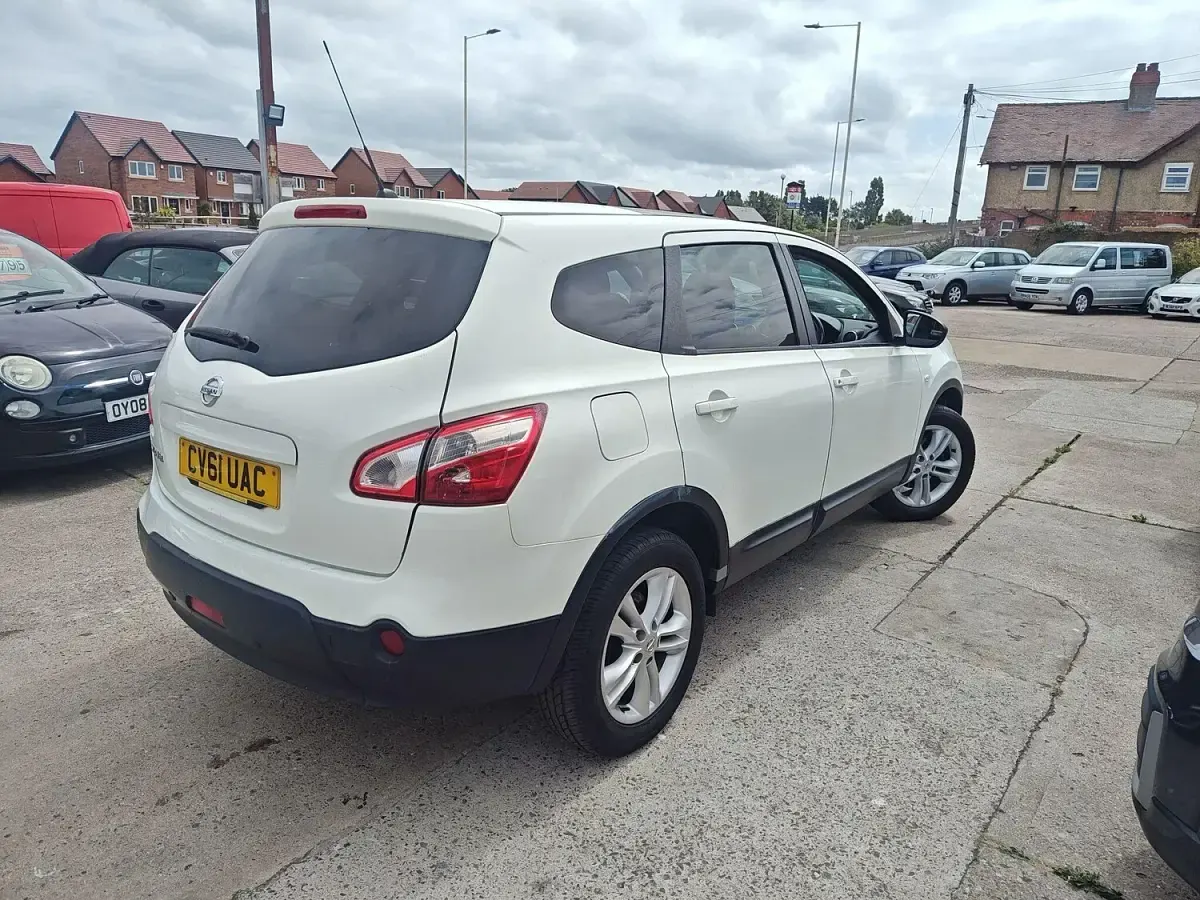Used Nissan Qashqai +2 Acenta 117 HP (86 kW) 2011 White SUV