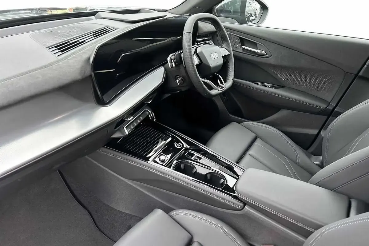 Used Audi Q3 S-Line 193 HP (141 kW) 2026 Daytona grey, pearl effect SUV