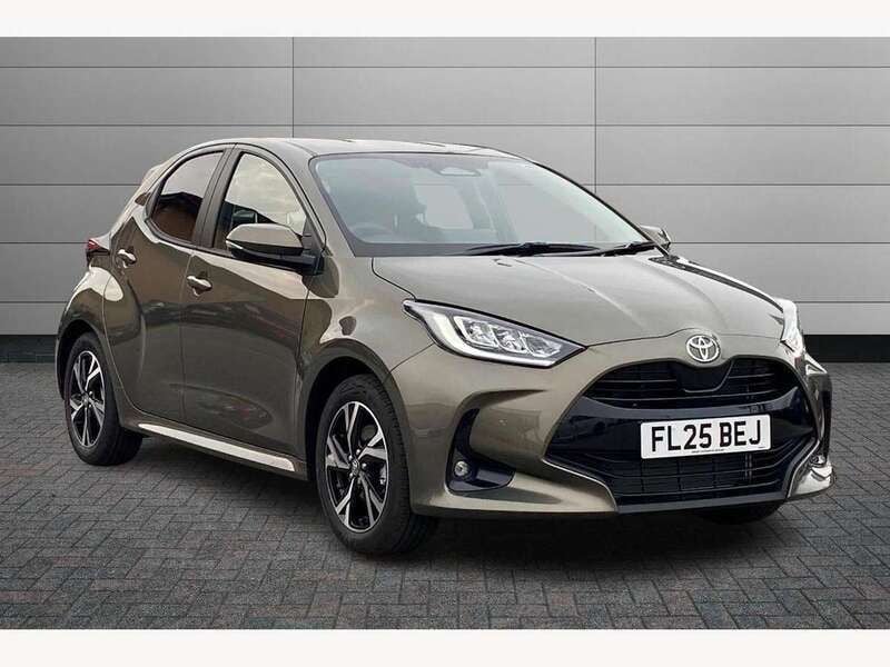 Unknown New 2025 Toyota Yaris Hybrid Design Hatchback | £22,050 (Expensive) - Image 1/3