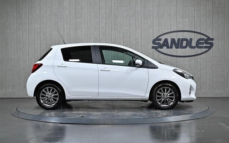 Used Toyota Yaris 69 HP (50 kW) 2016 Hatchback