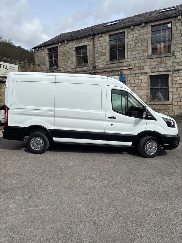 Used Ford Transit 105 HP (77 kW) 2023 White Van