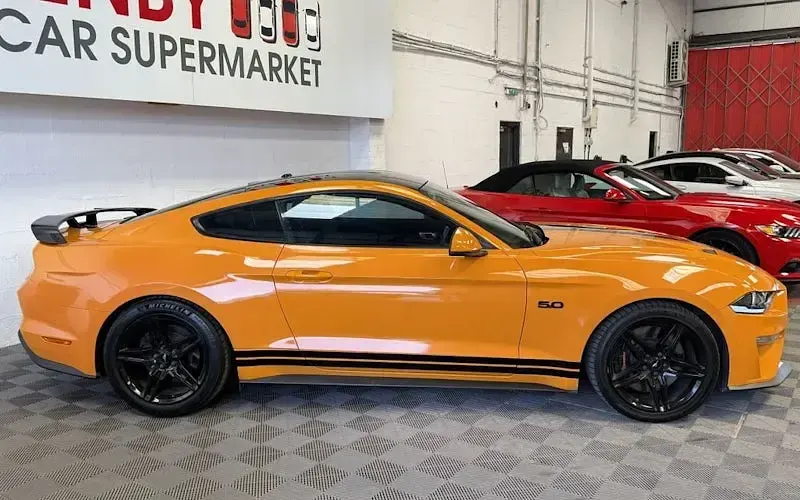 Used Ford Mustang GT Fastback 450 HP (330 kW) 2018 Orange Coupe