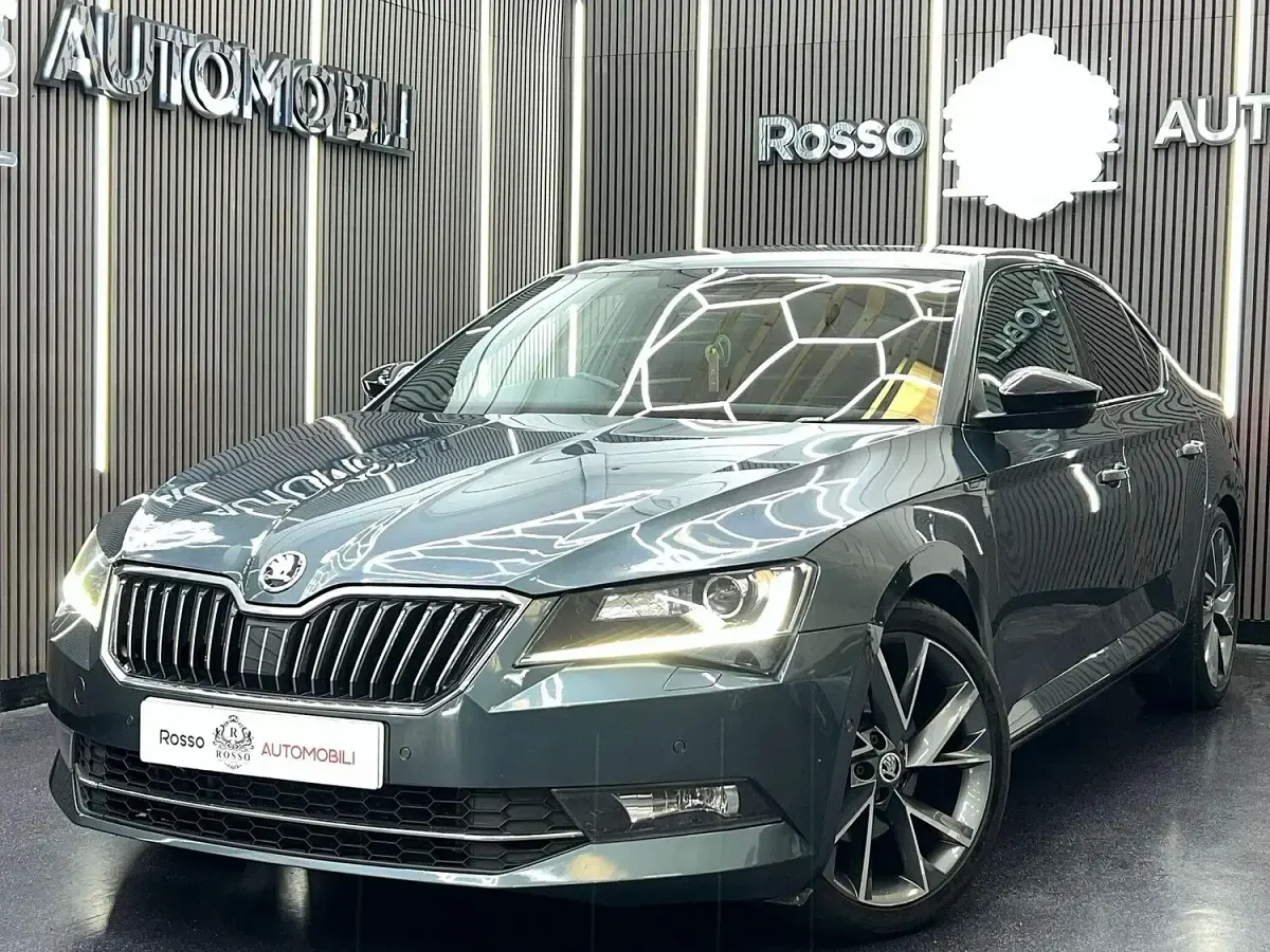 Used Skoda Superb SportlinePlus 2019 Grey Hatchback