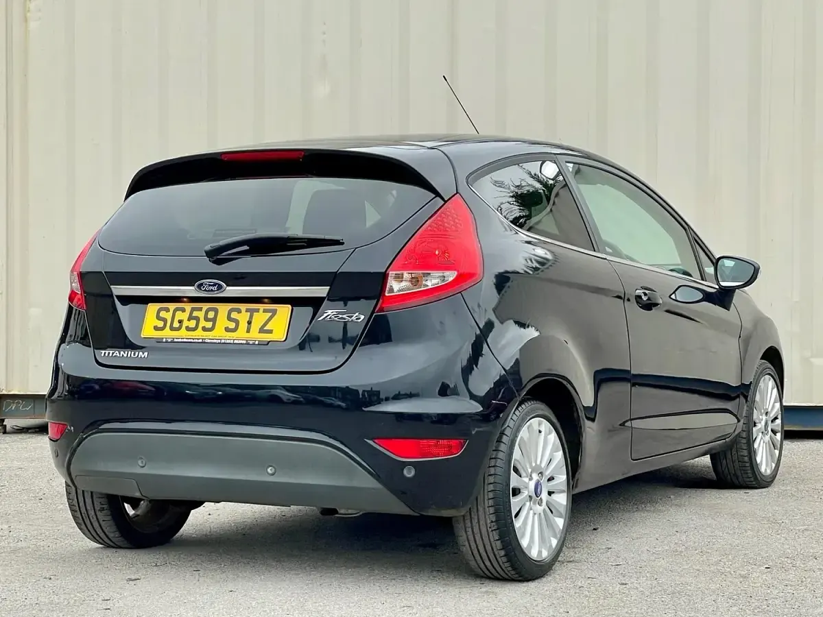 Used Ford Fiesta Titanium 96 HP (70 kW) 2009 Black Hatchback