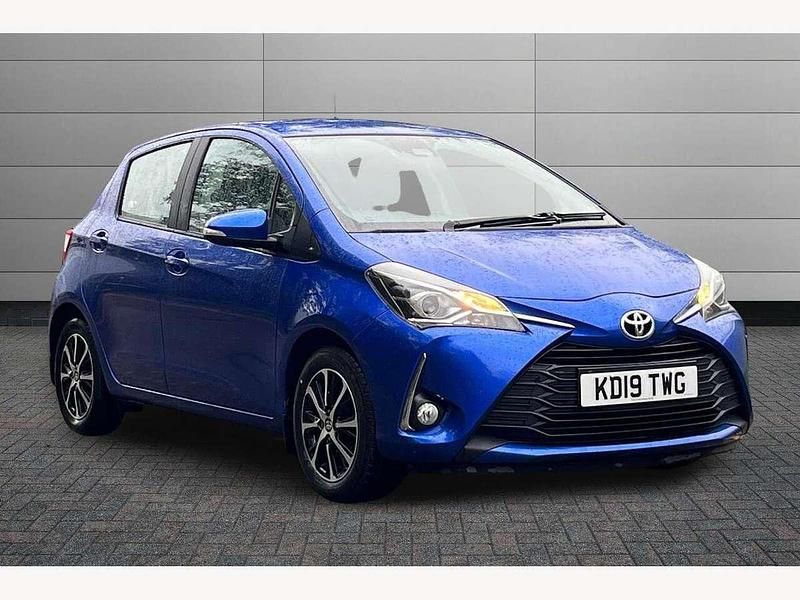 Blue Used 2019 Toyota Yaris Hatchback | £13,450 (A bit pricey) - Image 1/2