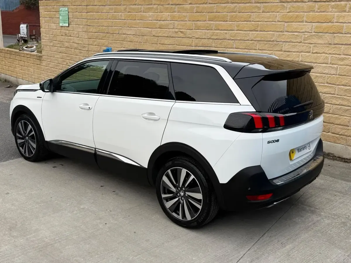 Used Peugeot 5008 Premium 129 HP (94 kW) 2019 White SUV