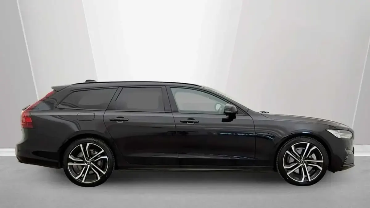 Used Volvo V90 Ultra 455 HP (334 kW) 2025 Onyx black Estate