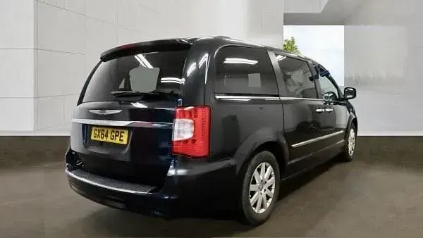 Used Chrysler Grand Voyager Limited 178 HP (130 kW) 2014 Black MPV