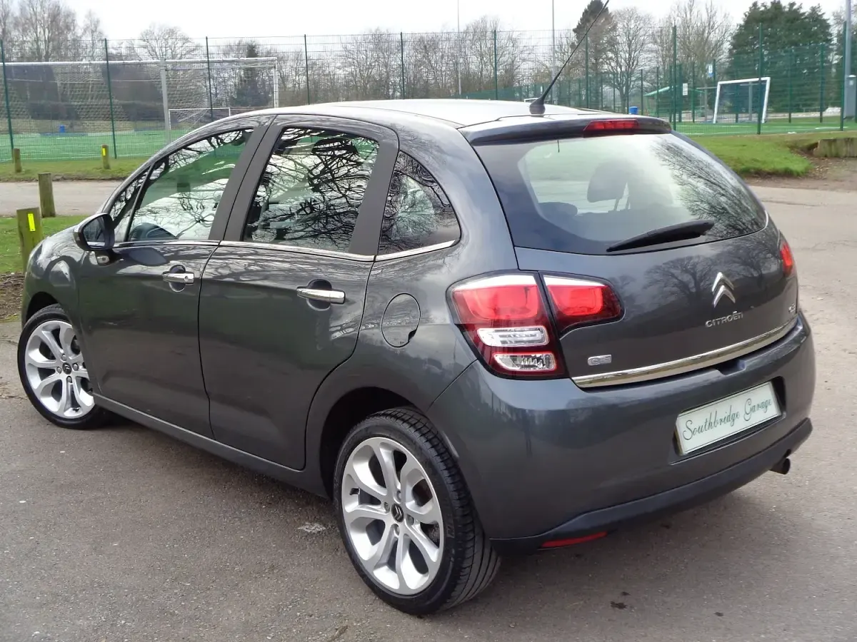 Used Citroën C3 SELECTION 2014 Shark grey metallic Hatchback