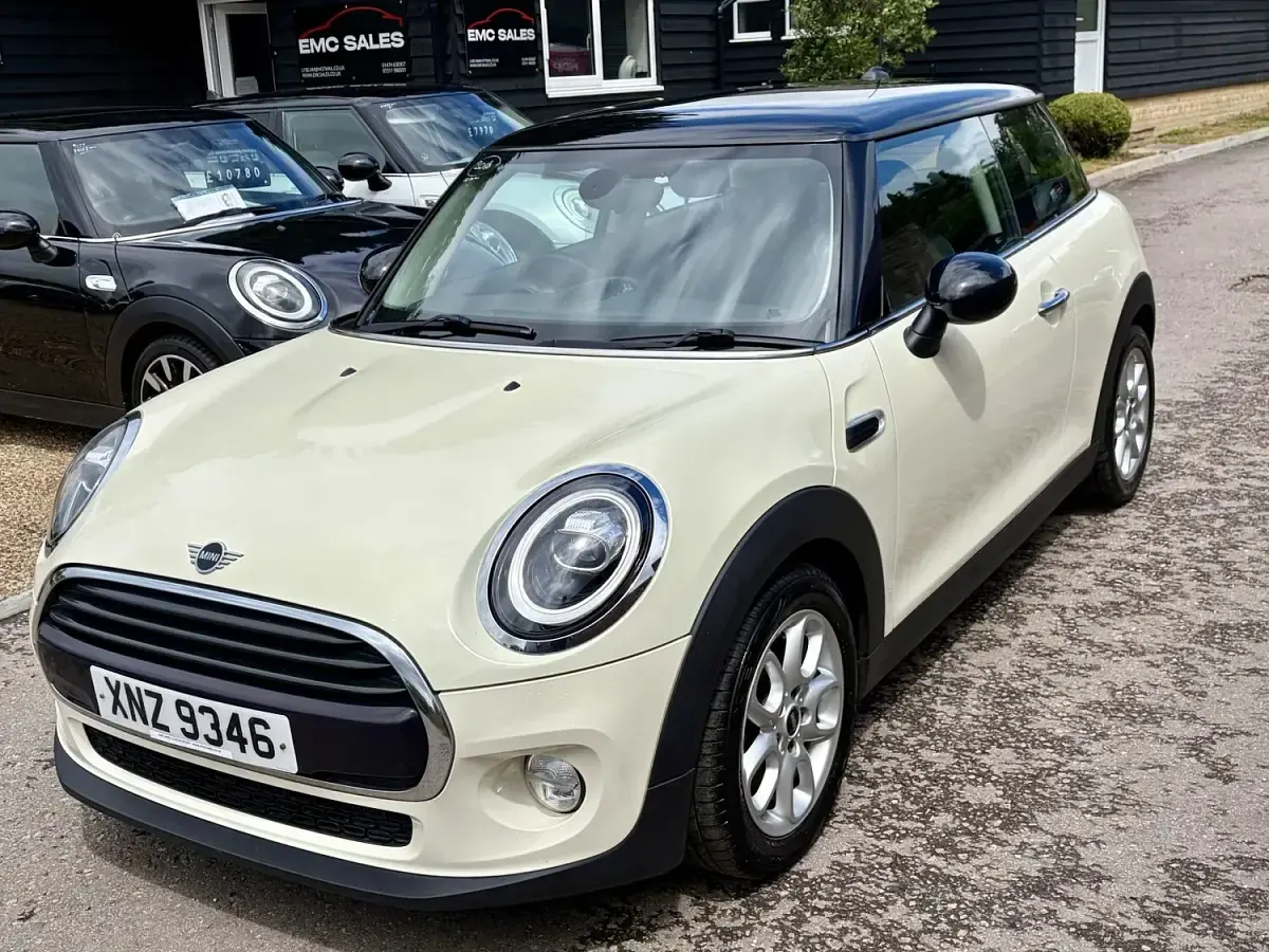 Used Mini Cooper Hatch 2018 White Hatchback