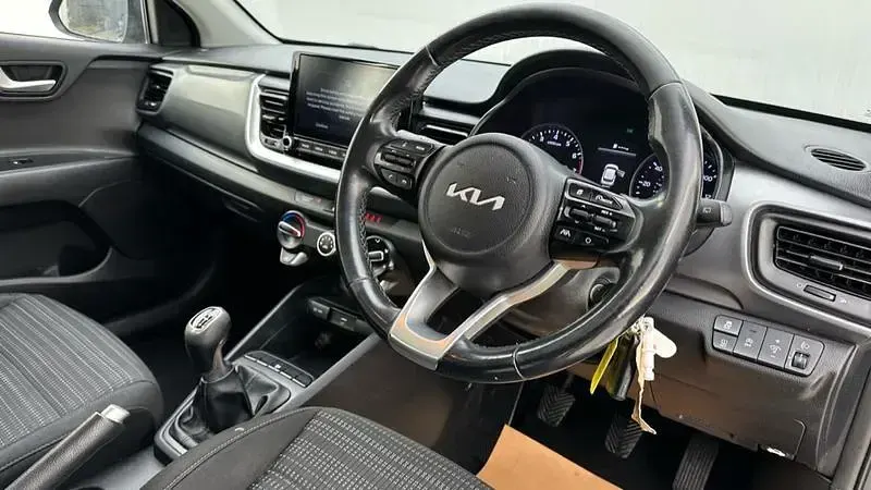 Used Kia Stonic 99 HP (72 kW) 2022 Grey SUV