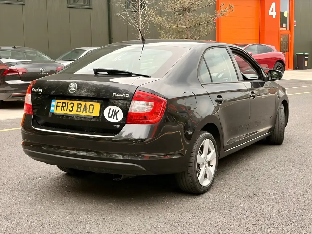 Begagnad Skoda Rapid Elegance 2014 Svart Halvkombi