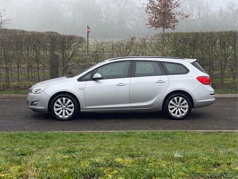 Used Vauxhall Astra 2012 Silver Estate