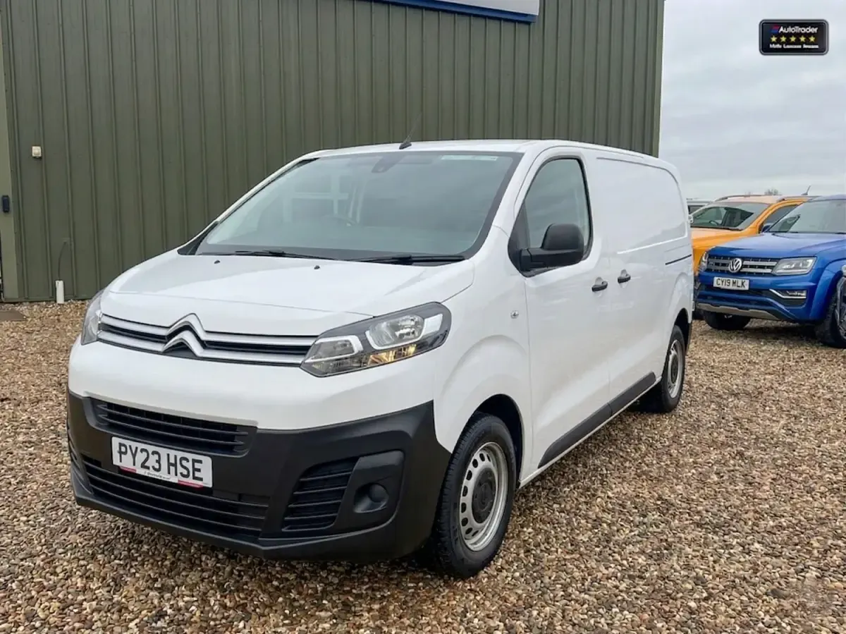 Używany Citroën Dispatch 145 KM (106 kW) 2023 Biały Minivan
