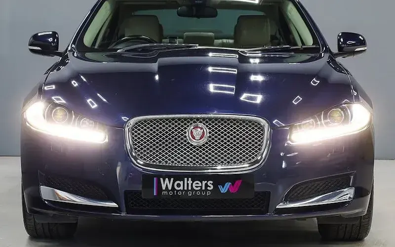 Second-hand Jaguar XF Luxury 163 CP (119 kW) 2015 Berlinǎ