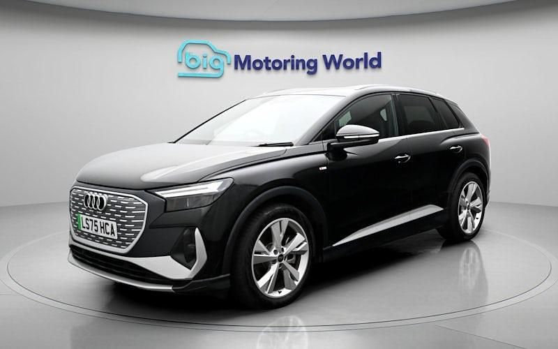 Second-hand Audi Q4 e-tron S-Line 210 kW (286 CP) 2025 Negru SUV