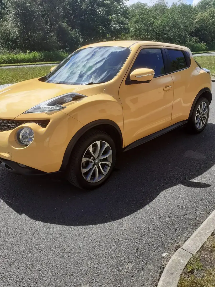 Used Nissan Juke Tekna 2014 Yellow SUV