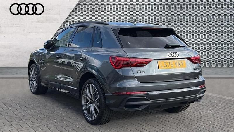 Begagnad Audi Q3 Black Edition 150 HK (110 kW) 2025 Grå SUV