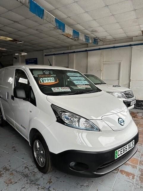 Used Nissan e-NV200 Tekna 80 kW (109 HP) 2015 White MPV