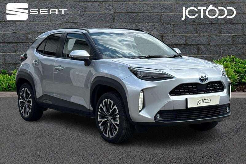 Silver Used 2024 Toyota Yaris Cross SUV | £25,600 (Fair price) - Image 1/4