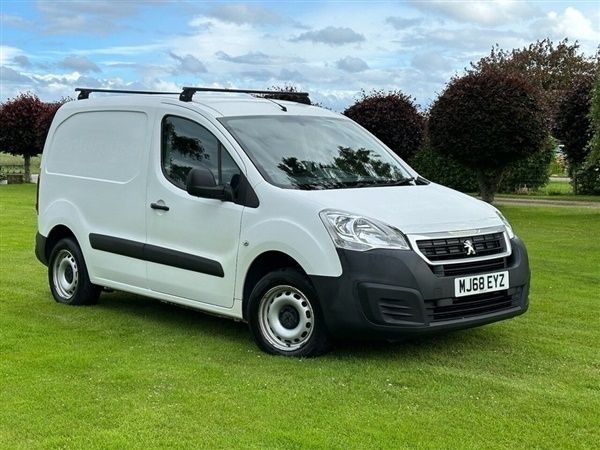 White Used 2018 Peugeot Partner MPV | £6,990 (Good price) - Image 1/1