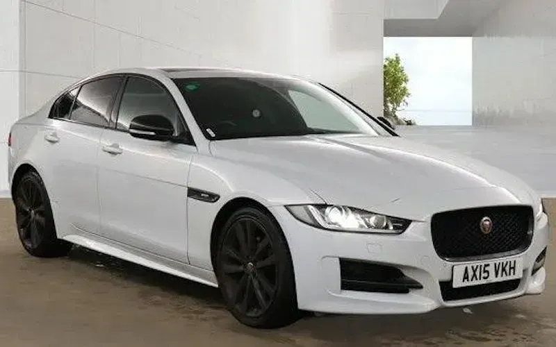 Used Jaguar XE R-Sport 179 HP (131 kW) 2019 Sedan