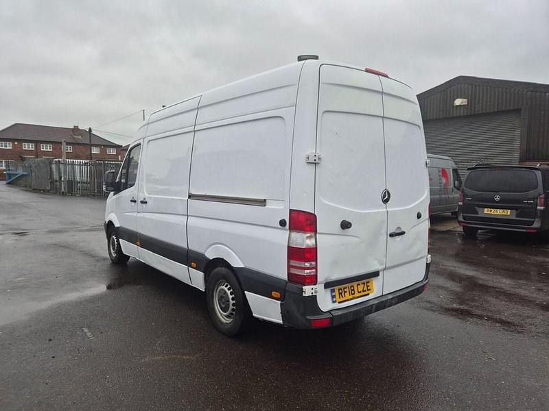 Used Mercedes Sprinter 140 HP (102 kW) 2018 White Van