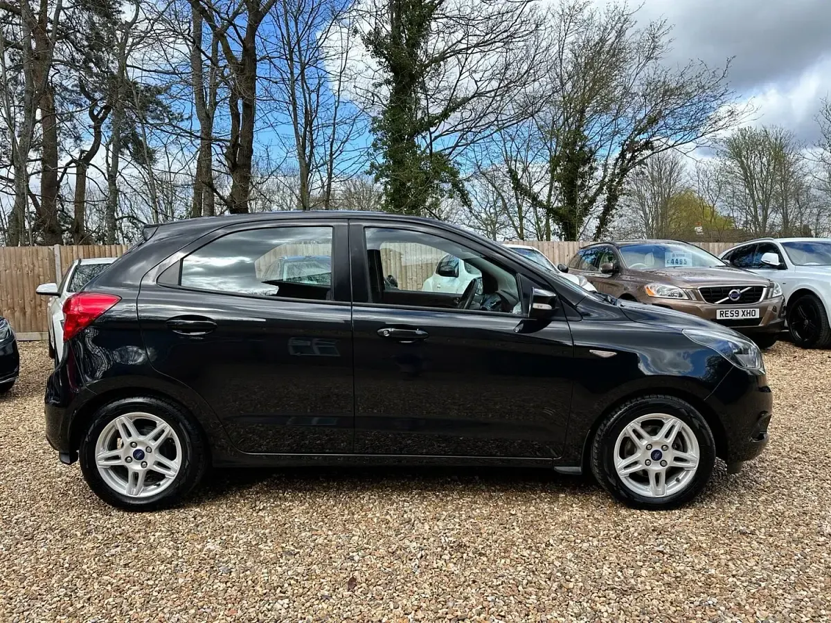 Used Ford Ka Plus Zetec 70 HP (51 kW) 2016 Black Hatchback