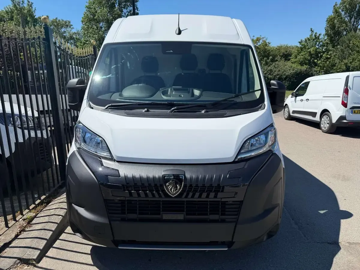 New Peugeot Boxer S 140 HP (102 kW) 2026 White Van