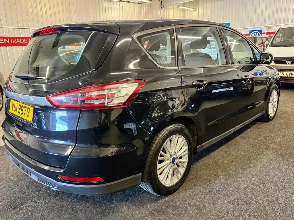 Used Ford S-MAX Zetec 120 HP (88 kW) 2016 Black MPV
