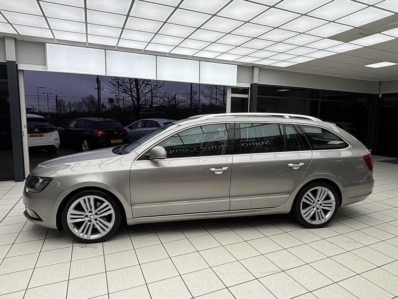 Used Skoda Superb Elegance 170 HP (125 kW) 2013 Beige Estate