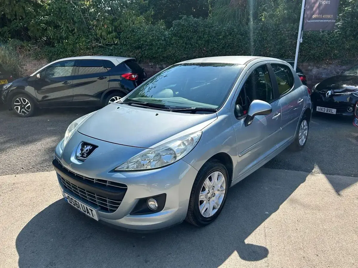 Used Peugeot 207 Active 73 HP (53 kW) 2011 Blue Hatchback