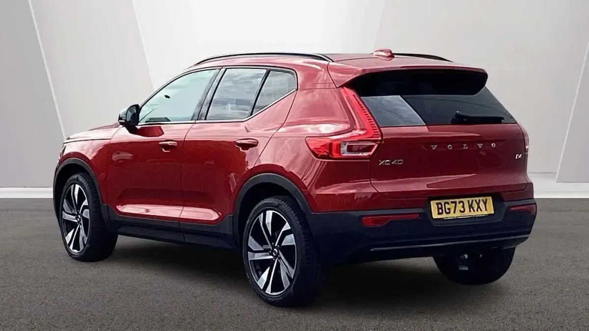 Used Volvo XC40 Ultimate 194 HP (142 kW) 2023 Red SUV