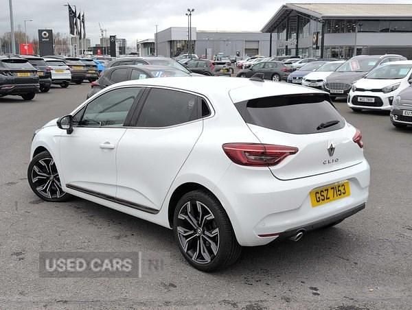 Used Renault Clio V Techno 90 HP (66 kW) 2023 White Hatchback