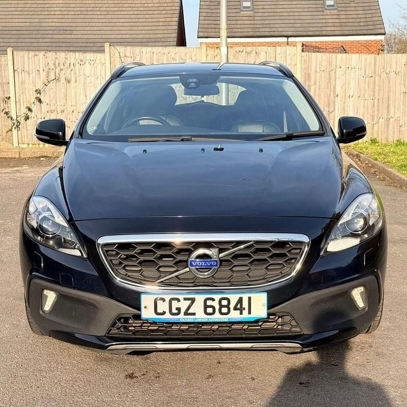 Used Volvo V40 2016 Blue Hatchback