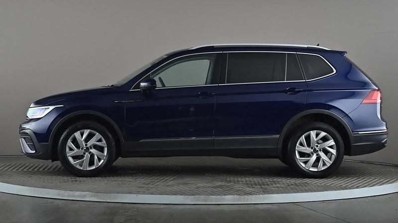Used VW Tiguan Allspace Life 150 HP (110 kW) 2024 Blue SUV