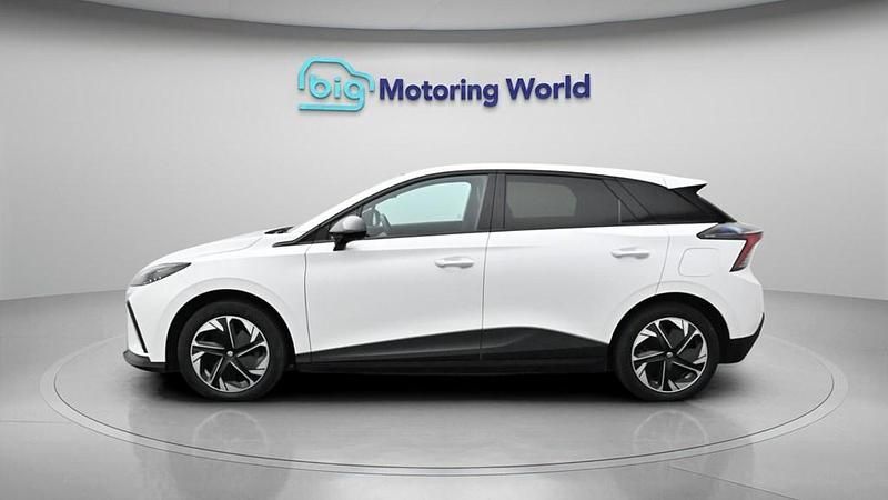 Begagnad MG MG4 EV Trophy 319 kW (435 HK) 2023 Halvkombi